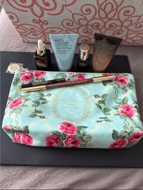 Estée Lauder Laduree Paris beauty set & floral cosmetic bag NWT
